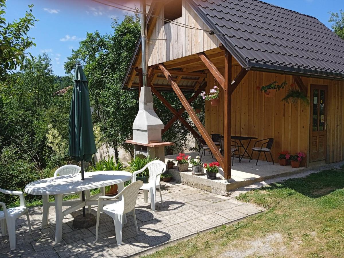 Villa Kuca Za Odmor Lesnica à Brod na Kupi Extérieur photo